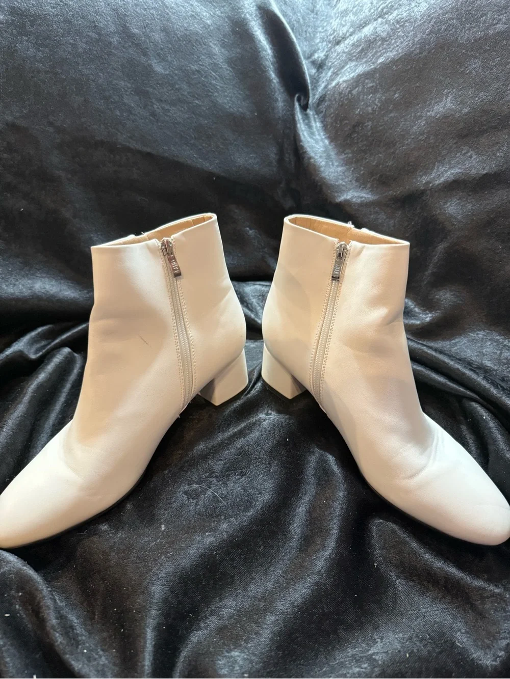 IDIFU White Side-Zip Ankle Booties with Ring Pull